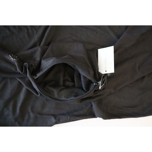 Beyond Yoga Women's One Size Black Lightweight Pocket Infinity Scarf - Picture 6 of 16